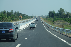 Phương tiện lưu thông trên cao tốc Trung Lương-Mỹ Thuận như thế nào?