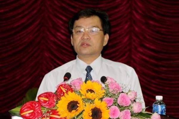 Bộ Công an khởi tố và bắt giam nguyên Chủ tịch UBND tỉnh Bình Thuận Nguyễn Ngọc Hai và 4 người cùng về tội danh sử dụng tài sản Nhà nước gây thất thoát, lãng phí.
