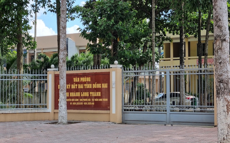 Sau khi tống đạt quyết định khởi tố bị can, Cơ quan CSĐT -p/Công an tỉnh Đồng Nai đã phối hợp với Viện KSND cùng cấp thực hiện khám xét nơi làm việc, nơi ở của 4 bị can nêu trên.
