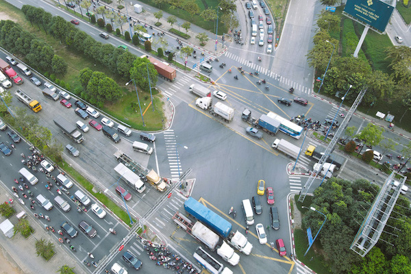 Dự án Mở rộng nút giao thông An Phú có mục tiêu xóa điểm nghẽn giữa cao tốc TP.HCM - Long Thành - Dầu Giây với đường Mai Chí Thọ (TP. Thủ Đức). Dự án có tổng mức đầu tư hơn 3.400 tỷ đồng, được khởi công ngày 29/12/2022