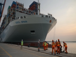 Bà Rịa – Vũng Tàu: Lần đầu tiên Việt Nam đón siêu tàu container lớn nhất thế giới