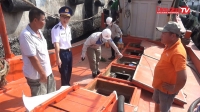 Cảnh sát biển liên tiếp bắt giữ tàu cá chở dầu D.O không rõ nguồn gốc