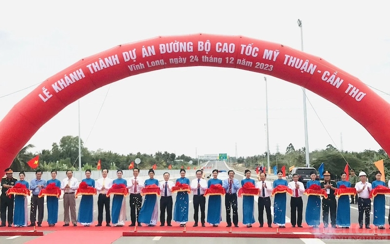 ngày 24/12/2023, Bộ GTVTchính thức tổ chức lễ khánh thành dự án đầu tư xây dựng cao tốc Mỹ Thuận - Cần Thơ giai đoạn 1 sau gần 3 năm thi công. 