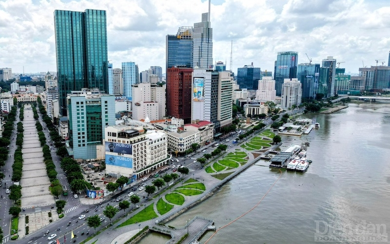 Đồ án điều chỉnh quy hoạch chung TP.HCM đến năm 2040, tầm nhìn đến năm 2060 (đồ án) gửi UBND TP.HCM. Đồ án nêu ra bảy chiến lược phát triển đô thị dọc bờ sông Sài Gòn. Trong đó, 3 khu vực phát triển công viên bờ sông.