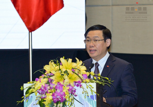 Phó Thủ tướng Chính phủ Vương Đình Huệ phát biểu tại phiên họp.