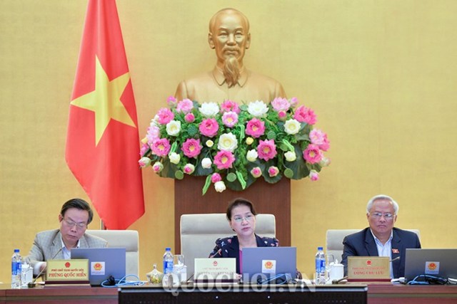 Chiều 17.4, dưới sự chủ trì của Chủ tịch QH Nguyễn Thị Kim Ngân, UBTVQH đã bế mạc Phiên họp thứ 23.