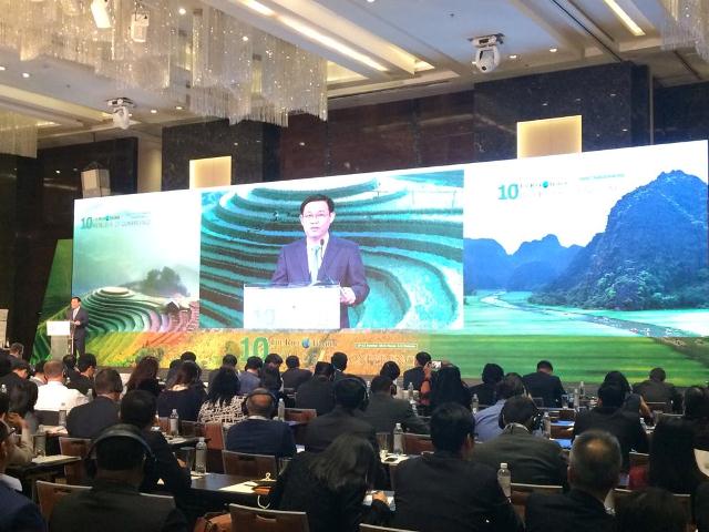 Phó Thủ tướng Vương Đình Huệ tin tưởng với khoa học công nghệ, đặc biệt là cuộc cách mạng công nghiệp 4.0 sẽ hứa hẹn là hướng phát triển sản xuất lúa gạo vượt ra khỏi quan niệm truyền thống.