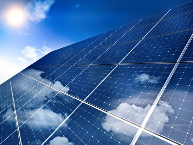 Quảng Trị cấp chủ trương đầu tư cho 2 dự án năng lượng điện mặt trời hơn 2.200 tỷ đồng.