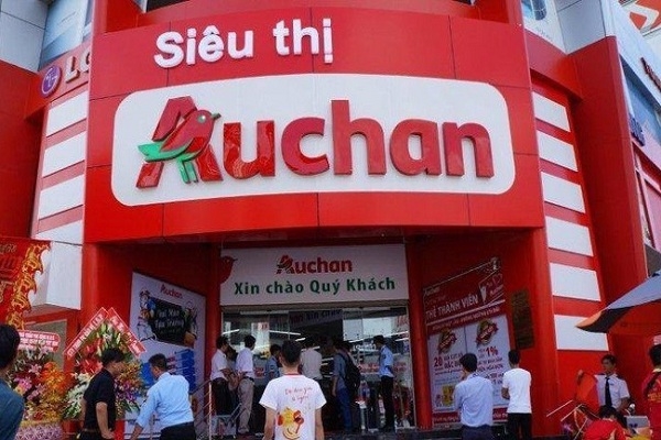 Theo thông tin từ Auchan, chuỗi siêu thị của Pháp có 1.000 nhân viên và 10 tỷ lượt khách mua hàng tại Việt Nam. Trả lời tờ Les Echos, Chủ tịch Edgard Bonte cho biết hệ thống Auchan Việt Nam có doanh thu 