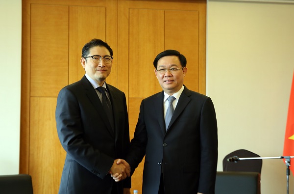 Phó Thủ tướng Vương Đình Huệ tiếp ông Hyun Joon - Chủ tịch Tập đoàn Hyosung. ẢnhL Nguyễn Việt