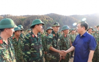 Phó Thủ tướng Vương Đình Huệ thị sát cháy rừng tại Hà Tĩnh