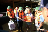 Phó Thủ tướng Vương Đình Huệ: Chính quyền phải “bám làng” cùng người dân vùng lũ