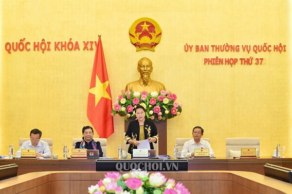 Sáng ngày 09/9, tại Nhà Quốc hội, dưới sự chủ trì của Chủ tịch Quốc hội Nguyễn Thị Kim Ngân, Ủy ban Thường vụ Quốc hội khai mạc Phiên họp thứ 37.
