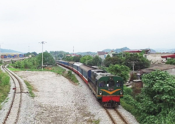 Tuyến đường sắt Lào Cai - Hà Nội - Hải Phòng có giá trị 100.000 tỷ đồng, tốc độ 160 km/h. 