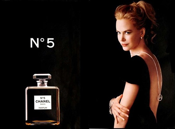 Nữ minh tinh điện ảnh Nicole Kidman trở thành “người phát ngôn” cho sản phẩm nước hoa Chanel No.5 năm 2004.