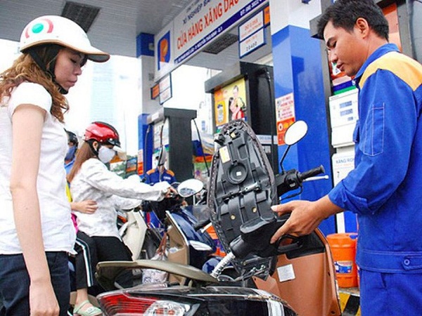 Các Sở Công Thương tỉnh, thành phố trực thuộc Trung ương phải giám sát chặt chẽ việc bán xăng dầu tại các cửa hàng xăng dầu trên địa bàn.