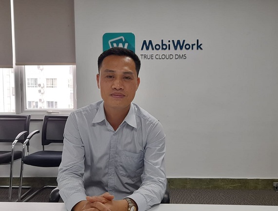 Ông Hoàng Thế Anh, giám đốc kinh doanh công ty phần cổ phần công nghệ Mobi work Việt Nam.