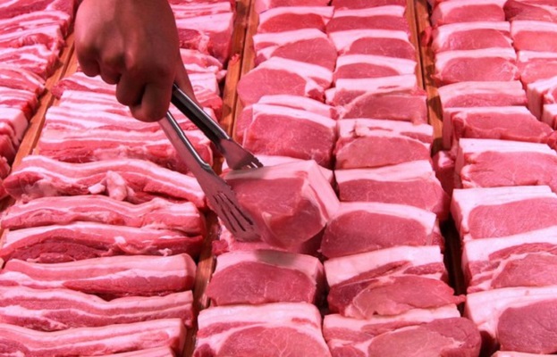 nếu phá được “ma sát” là các khâu trung gian, cộng thêm duy trì được mức chiết khấu của khâu bán lẻ hợp lý thì thịt lợn trên thị trường Việt Nam bà con tiêu dùng sẽ được hưởng lợi từ 10 – 20% trên số lượng thịt mà họ tiêu dùng hàng ngày. 