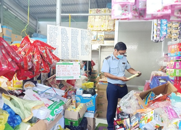 , Cục QLTT tỉnh Tiền Giang đã giám sát tại 5 chợ truyền thống và 3 cửa hàng tiện ích trên địa bàn thị xã Cai Lậy, các huyện Châu Thành, Cái Bè, Chợ Gạo, Tân Phú Đông. 