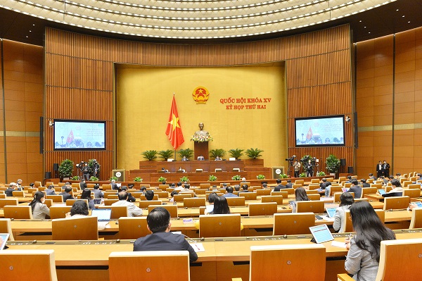 Các đại biểu Quốc hội họp trực tuyến sáng ngày 24/10/2021 tại điểm cầu Nhà Quốc hội.