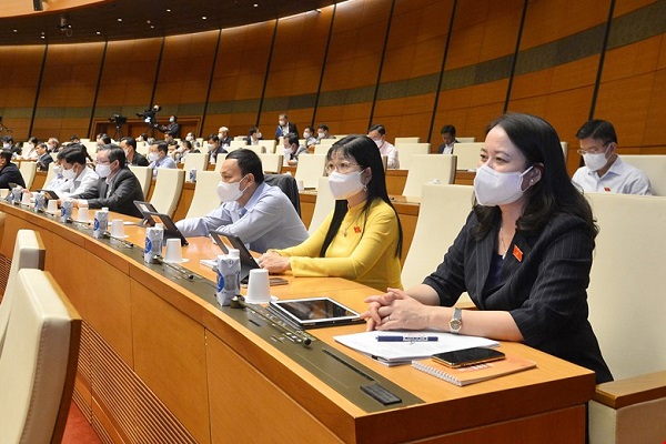 Các đại biểu tham dự phiên họp.