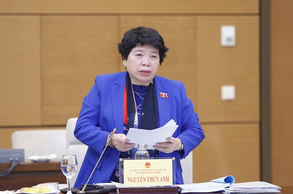 Chủ nhiệm Ủy ban Xã hội Nguyễn Thúy Anh.