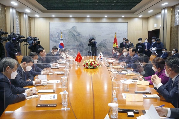 Chuyến thăm Hàn Quốc lần này nhằm khẳng định sự coi trọng quan hệ Việt Nam – Hàn Quốc, trong bối cảnh hai bên đang chuẩn bị kỷ niệm 30 năm thiết lập quan hệ ngoại giao Việt Nam – Hàn Quốc năm 2022. 