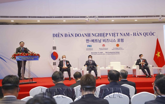 Chủ tịch Quốc hội Vương Đình Huệ và Chủ tịch Quốc hội Hàn Quốc Park Byeong Seug đã cùng dự Diễn đàn Doanh nghiệp Việt Nam – Hàn Quốc.