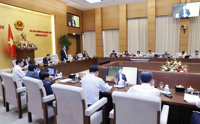Nghị quyết của Ủy ban Thường vụ Quốc hội về việc phân bổ ngân sách trung ương