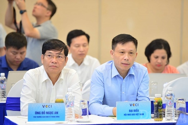 Phó Trưởng Ban Kinh tế Trung ương Đỗ Ngọc An rất đồng tình với việc VCCI tiếp tục duy trì và phát động chương trình bình xét danh hiệu “Doanh nhân Việt Nam tiêu biểu” năm 2022. Ảnh: Quốc Tuấn