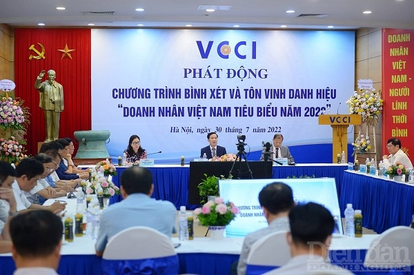 Việc VCCI tổ chức động chương trình bình xét và tôn vinh danh hiệu 