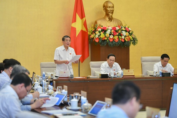 Phó Chủ tịch Quốc hội Nguyễn Đức Hải điều hành phiên họp.Ảnh: QH