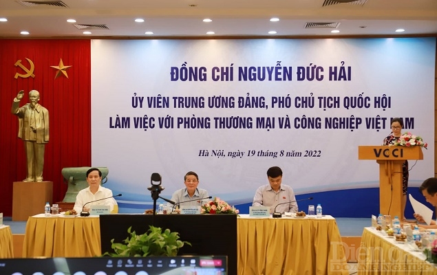 Phó Chủ tịch Quốc hội Nguyễn Đức Hải và Đoàn công tác của Quốc hội với VCCI. Ảnh: Gia Thoả