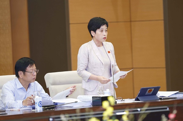 Phó Chủ nhiệm Ủy ban Tài chính – Ngân sách Nguyễn Thị Phú Hà. Ảnh: Doãn Tấn