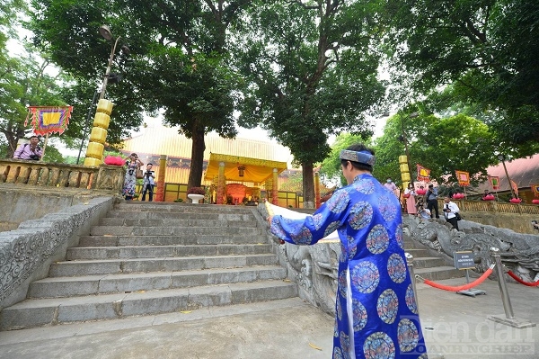 Lễ dâng hương 52 vị Vua Việt Nam. Ảnh: Quốc Tuấn
