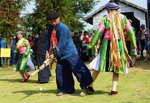 Lễ hội khèn Mông tại Làng Văn hóa - Du lịch các dân tộc Việt Nam. Nguồn ảnh: Internet