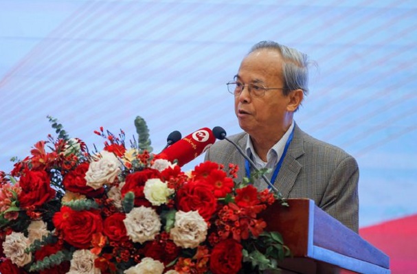 GS.TS Đinh Xuân Dũng, nguyên Phó chủ tịch chuyên trách Hội đồng lý luận phê bình Văn học nghệ thuật Trung ương.