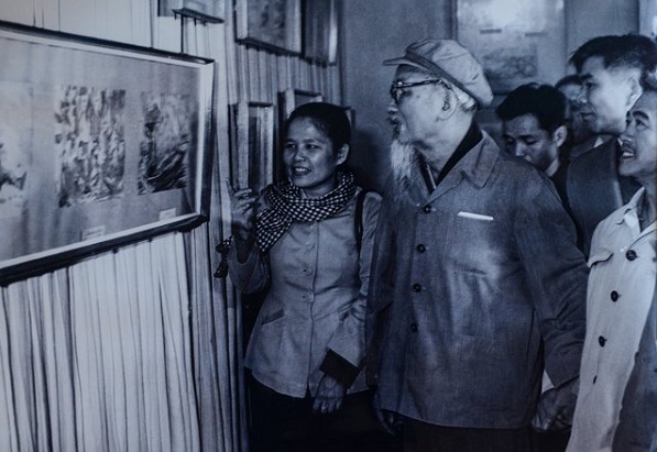 Chủ tịch Hồ Chí Minh rất quan tâm đến văn hóa và Đề cương về văn hóa Việt Nam.