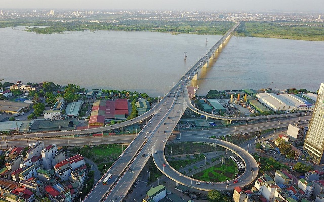 đối với cầu Vĩnh Tuy trước đây qua cầu 1 phải mất từ 25-30 phút, sau khi có thêm cầu 2 đi từ Hà Nội lên phía Bắc hoặc ngược lại chỉ mất từ 5-7 phút.