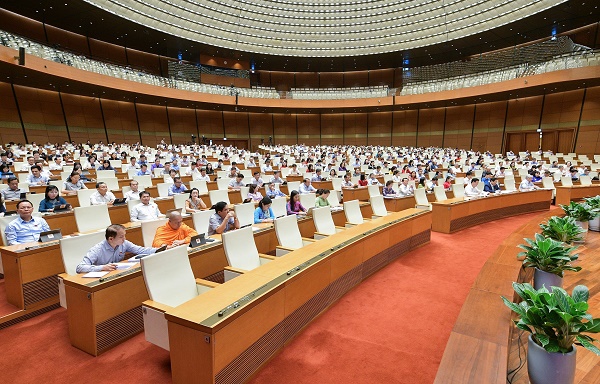 Các đại biểu Quốc hội tham dự phiên thảo luận.