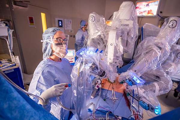 Cuộc phẫu thuật tim từ xa đầu tiên trên thế giới đã thành công với cả 5 bệnh nhân. (Ảnh minh họa)