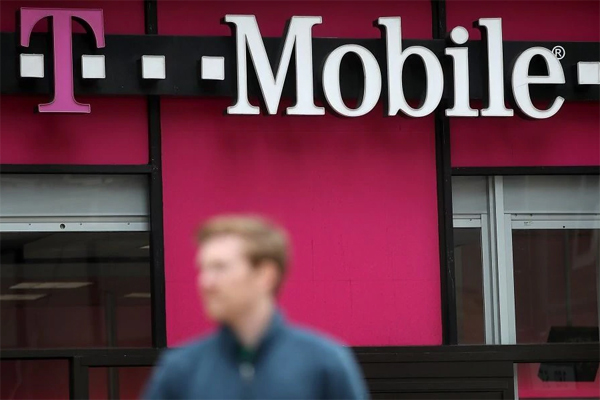 SoftBank muốn bán bớt cổ phần tại T-Mobile nhằm giảm 