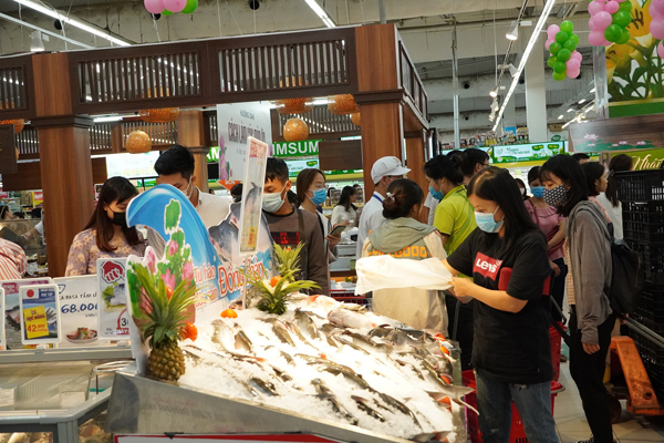 3 Cá tra Đồng Tháp được người dân Thủ đô Hà Nội chọn mua ngay ngày đầu giới thiệu tại Big C Thăng Long
