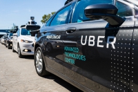 Uber rút lui khỏi mảng xe tự lái
