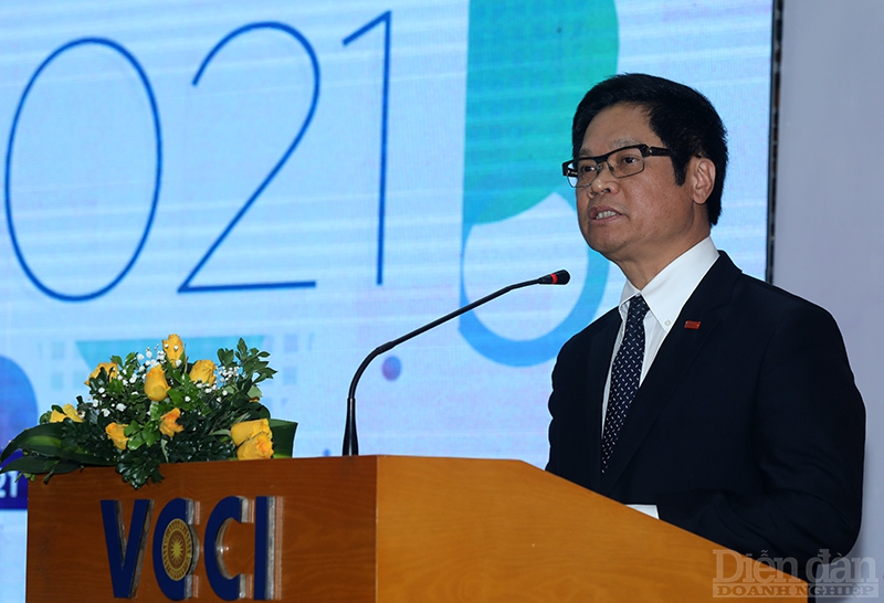 TS. Vũ Tiến Lộc, Chủ tịch VCCI cho biết bất chấp những khó khăn của đại dịch, Việt Nam vẫn có 100.000 doanh nghiệp mới thành lập trong năm qua.