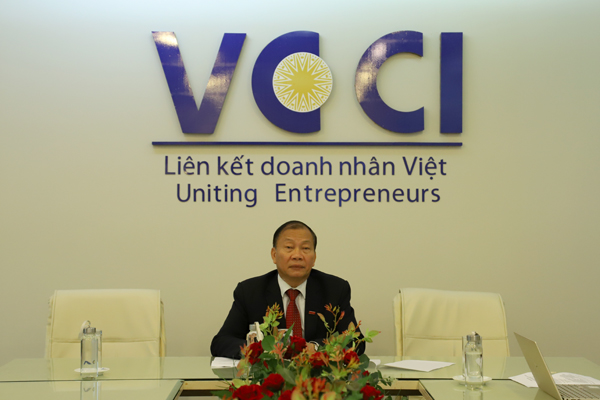 Ông Hoàng Quang Phòng, Phó Chủ tịch VCCI chủ trì cuộc họp trực tuyến.