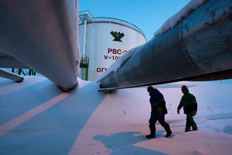 Giá dầu sẽ tăng tiếp khi nguồn cung từ Nga bị gián đoạn từ các lệnh trừng phạt.