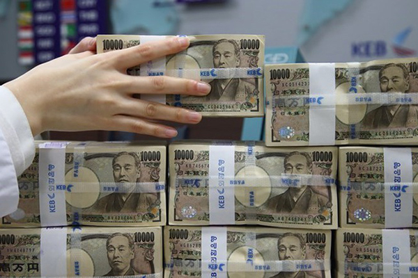 Đồng Yen mất giá ảnh hưởng lớn đến nền kinh tế Nhật Bản.
