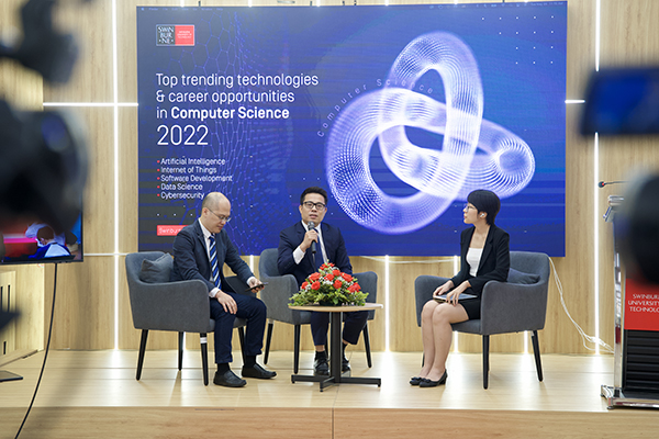 “Những xu hướng công nghệ và việc làm nổi bật trong năm 2022” được tổ chức bởi Swinuburne Việt Nam