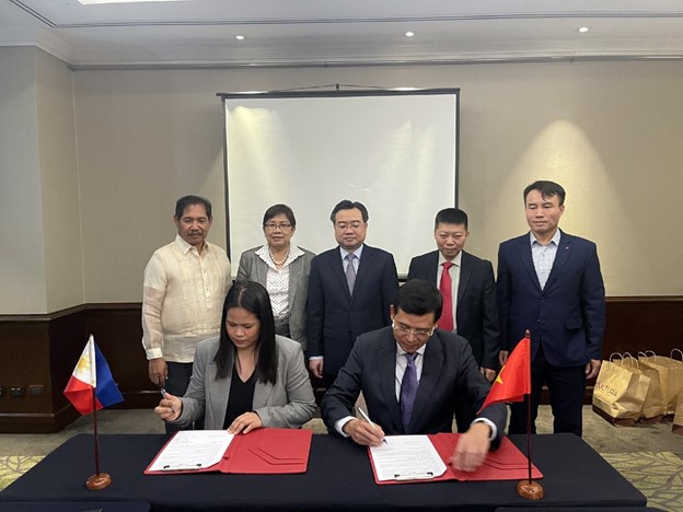 Bộ trưởng Bộ Xây dựng Nguyễn Thanh Nghị chứng kiến Lễ ký kết Thỏa thuận hợp tác kinh doanh giữa Vicem và 02 doanh nghiệp Philippines